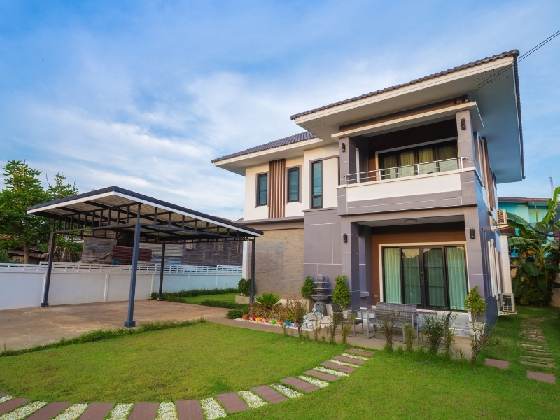 house with a garage